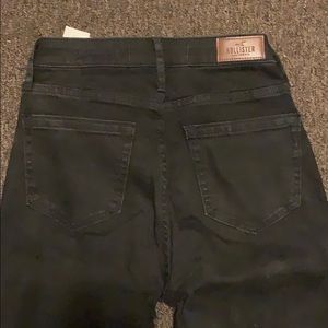 Hollister Ultra High Rise Mom Jeans